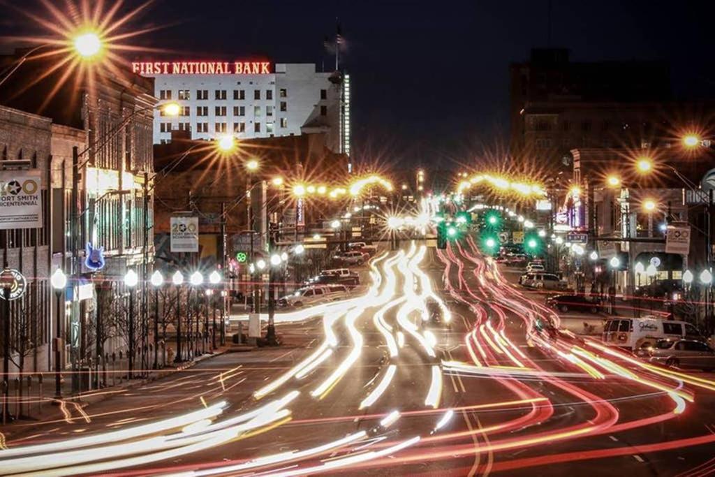 Old Fort Loft King & Queen Suites Nearest Accomodation To Marshals Museum Power Your Ev For Free! Форт-Сміт Екстер'єр фото